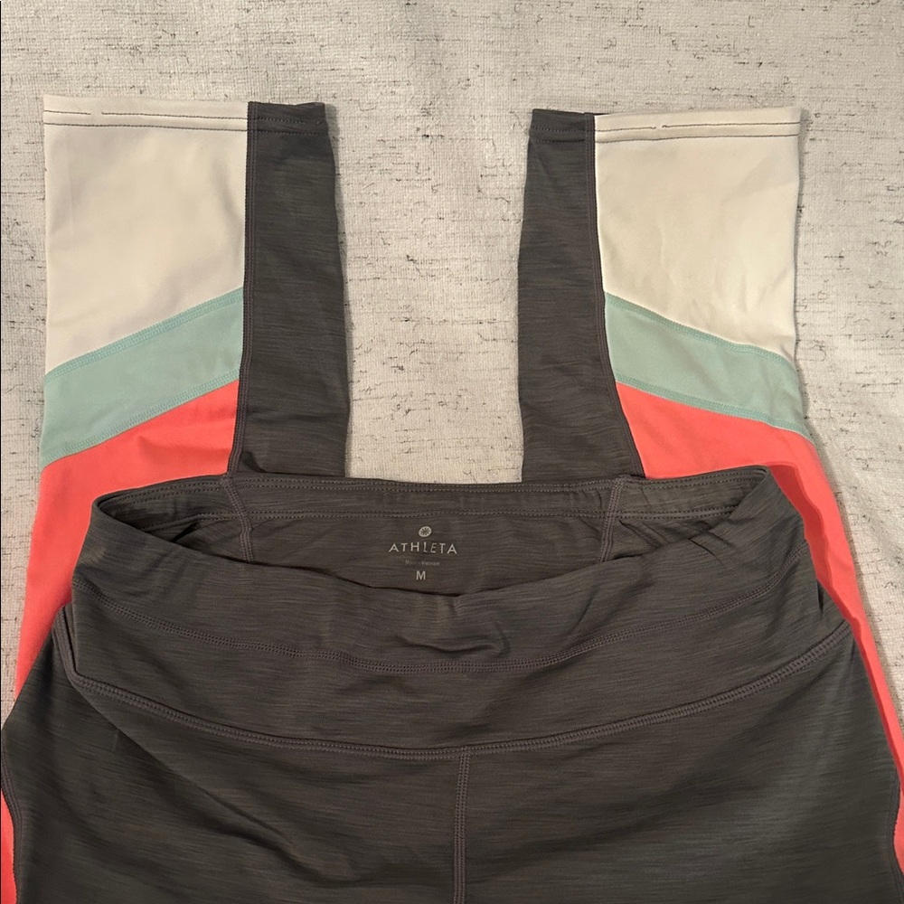 Athleta Women's Gray Coral, Turquoise and White leggings!
